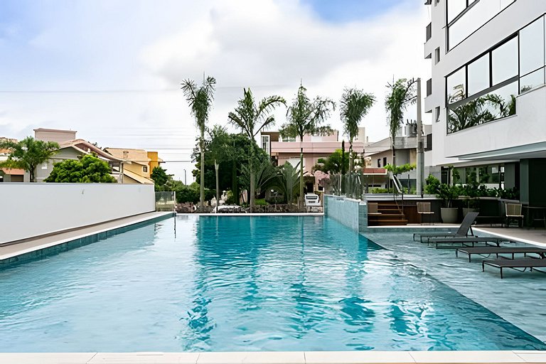 Jacuzzi coberta e aquecida com entrada particular