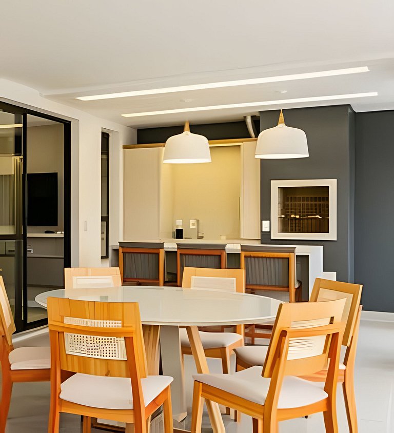 Jacuzzi coberta e aquecida com entrada particular