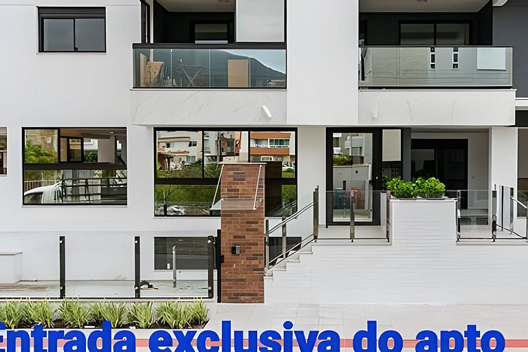 Jacuzzi coberta e aquecida com entrada particular