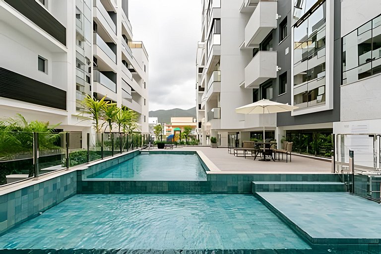 Jacuzzi coberta e aquecida com entrada particular