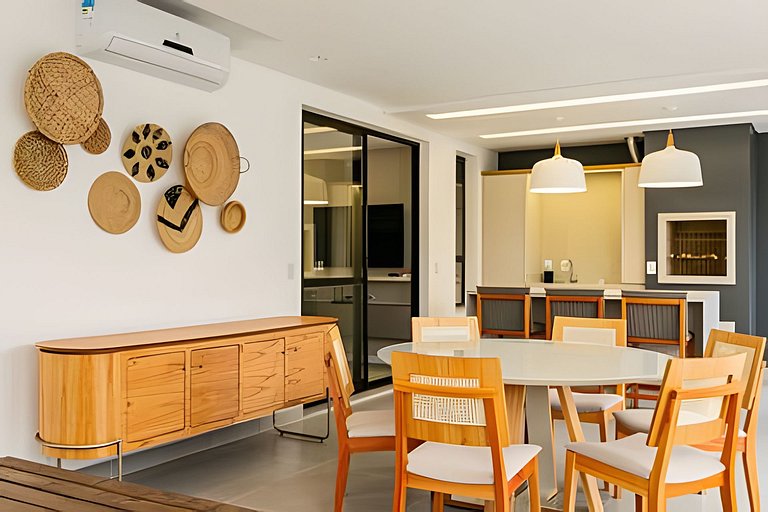 Jacuzzi coberta e aquecida com entrada particular