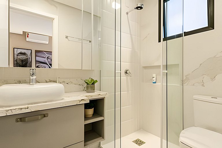 Jacuzzi coberta e aquecida com entrada particular