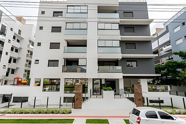 Jacuzzi coberta e aquecida com entrada particular