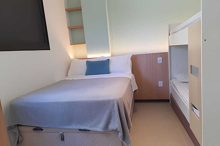 Jacuzzi coberta e aquecida com entrada particular